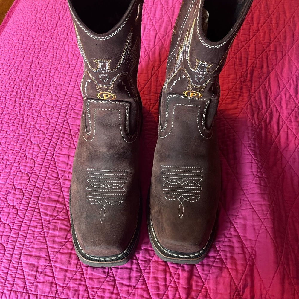 Brown Western Boots with Embroidered Design